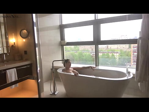 ❤️ Obrovská baba vášnivo si honí kundu v kúpeľni ❤️❌ Sex video na sk.desixxxtube.ru ❌❤